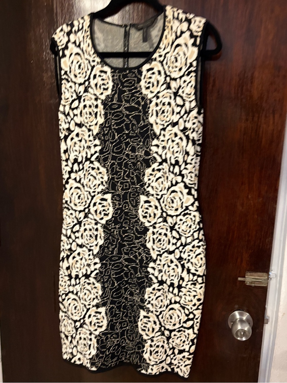 BCBGMAXAZRIA Black/Ivory Floral Jacquard & Lace/Mesh Panel Sleeveless Dress.